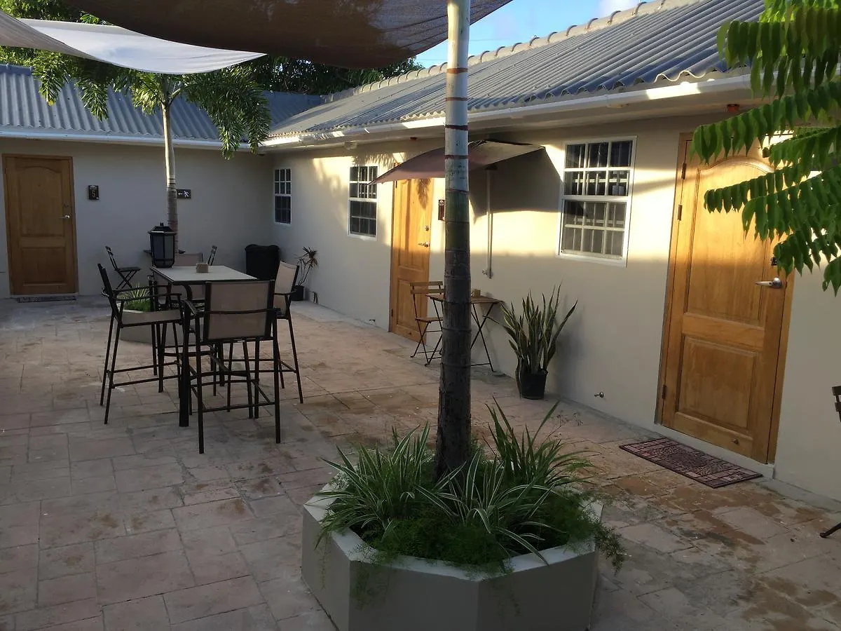 The Pier Beach Inn & Suites Willemstad Bed & Breakfast