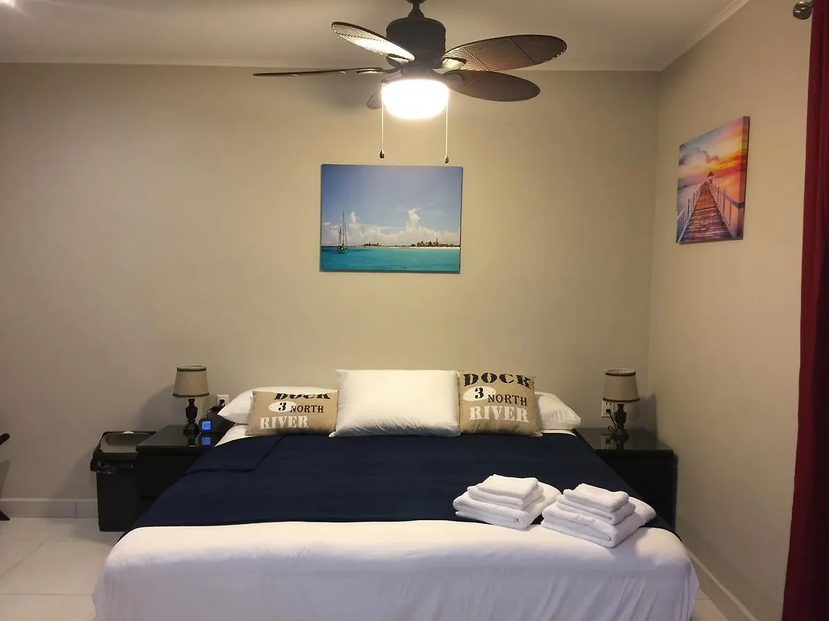 The Pier Beach Inn & Suites Willemstad Bed & Breakfast