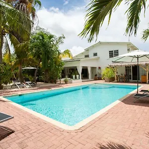 Sombre Di Kabana Bed & Breakfast