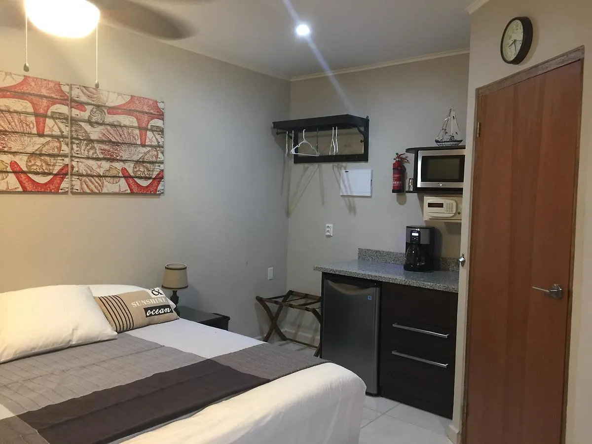 Bed & Breakfast The Pier Beach Inn & Suites Willemstad