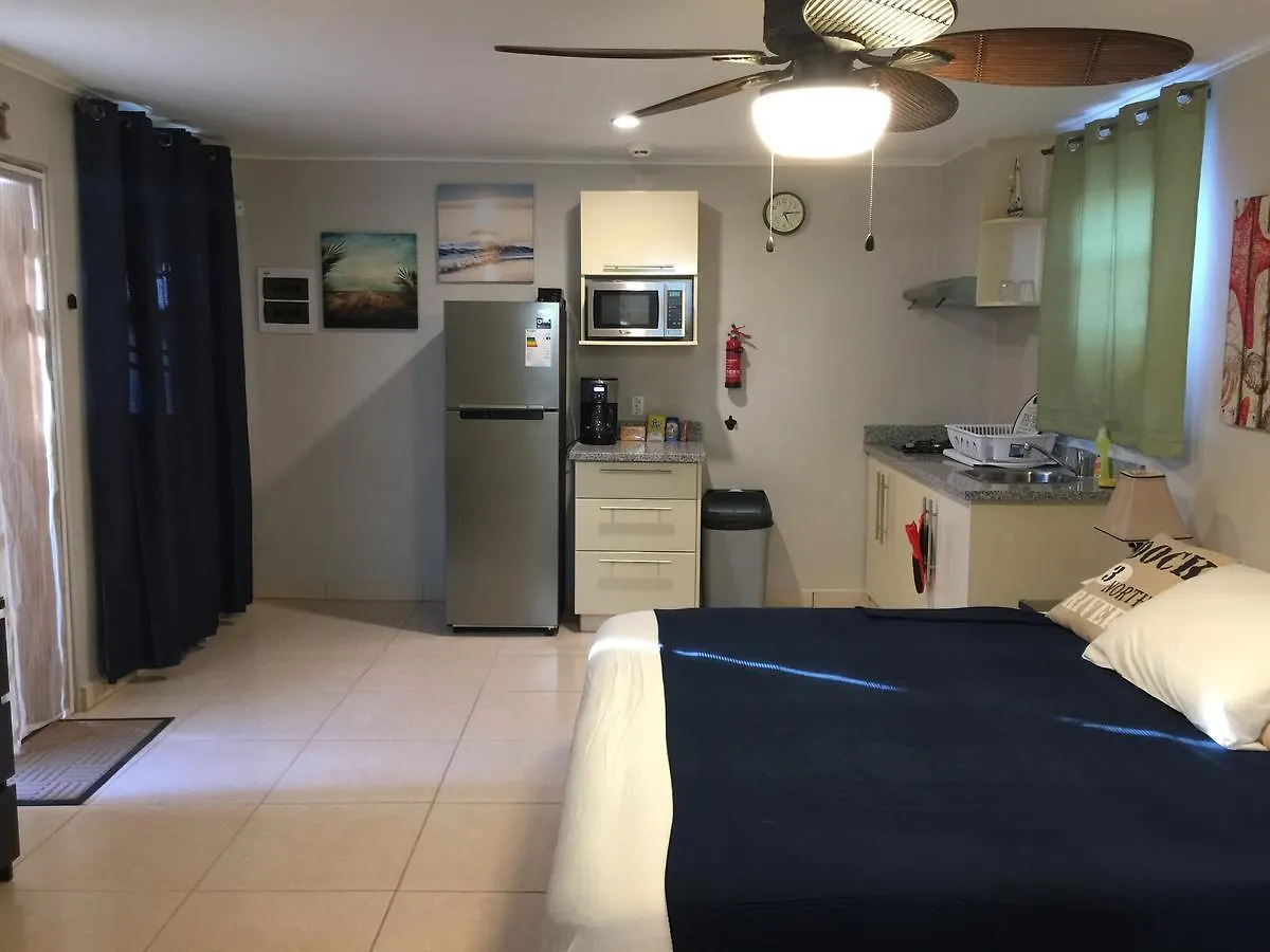 The Pier Beach Inn & Suites Willemstad