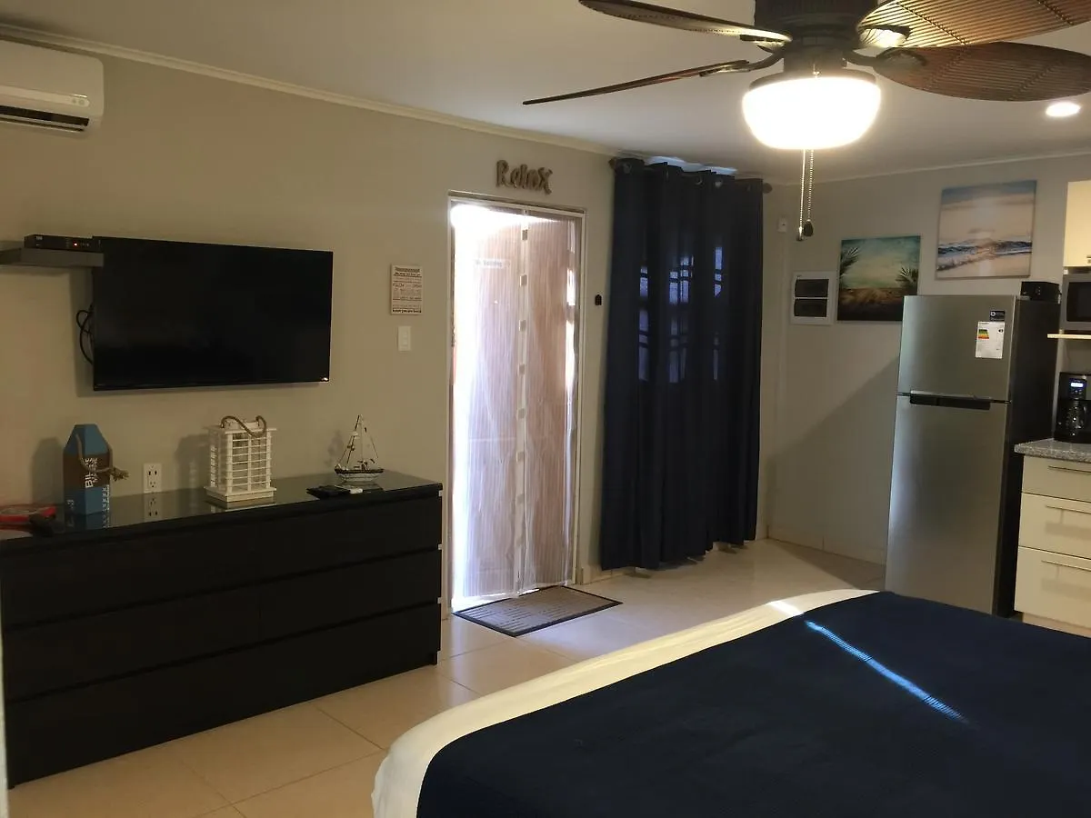 The Pier Beach Inn & Suites 威廉斯塔德 3*,  库拉索