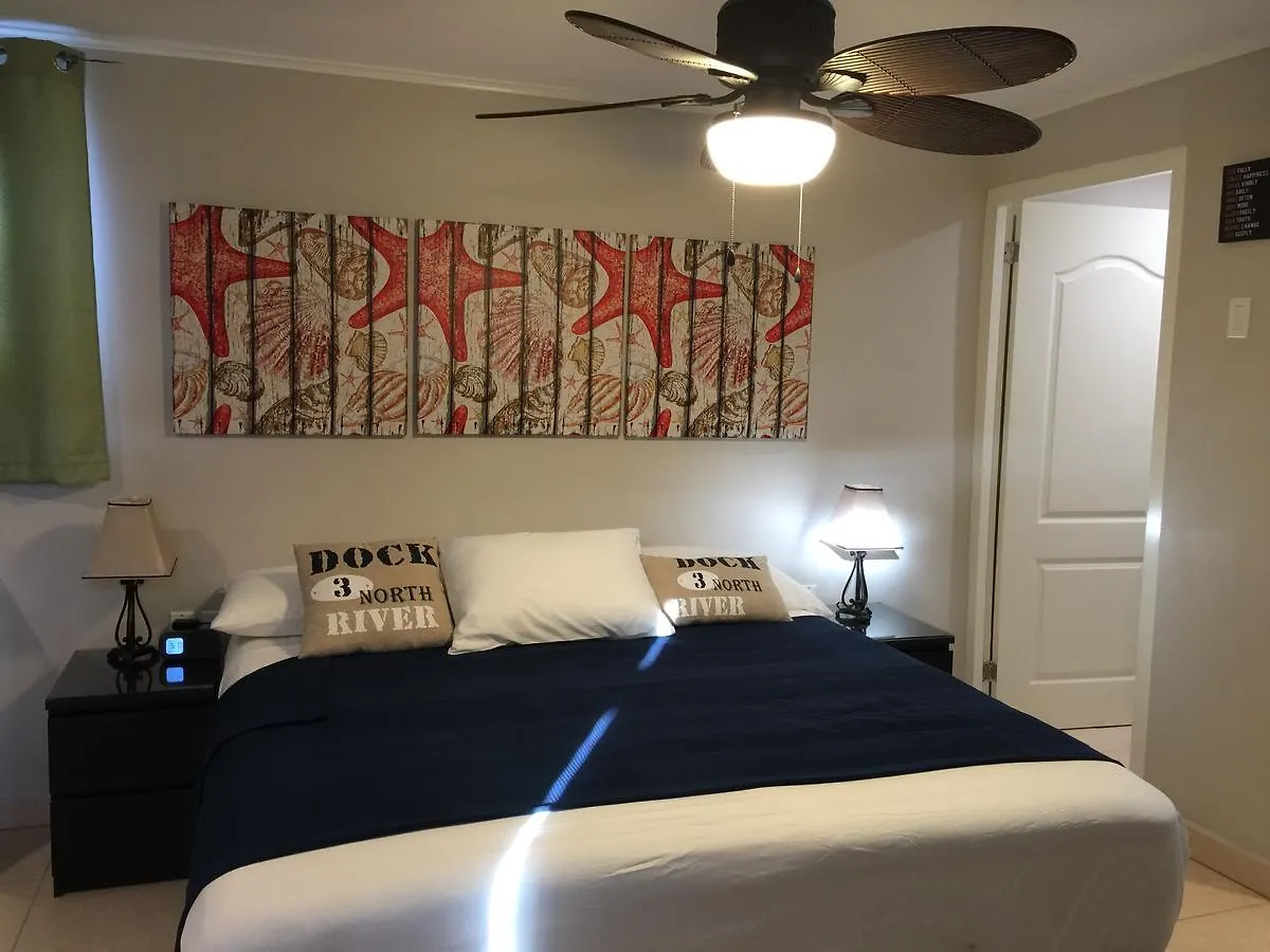 Bed & Breakfast The Pier Beach Inn & Suites Willemstad